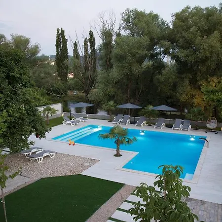 招待所 Luxury Magic 4*